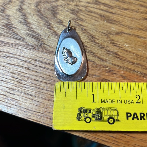 Vintage Sarah Coventry Silver-tone Serenity Prayer Pendant - Picture 12 of 14